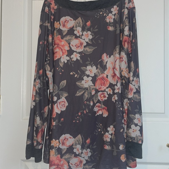 Pink and grey floral top - Picture 5 of 5
